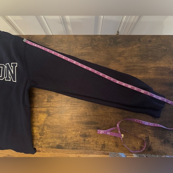 NWT Women's Embroidered Navy London England Sweatshirt Size S - 70% Cotton SOFT - Picture 15 of 15
